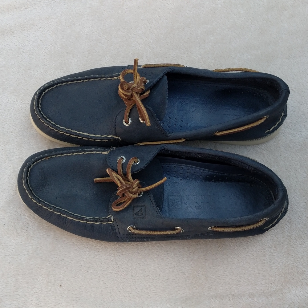 Sperry men's navy boat shoes